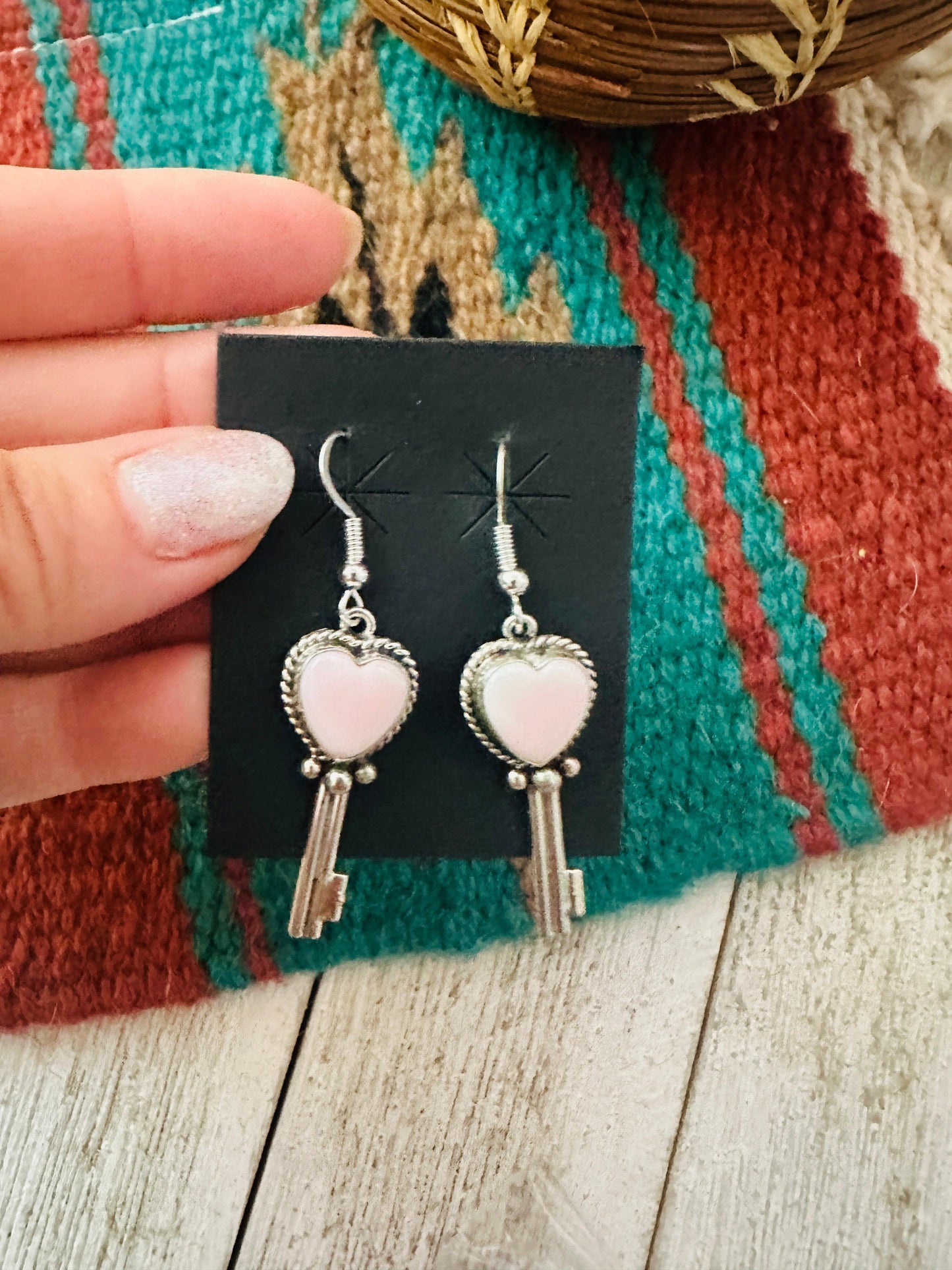 Pink Pink Conch Heart-shaped Key Dangle Earrings from PinkyBelles Shop